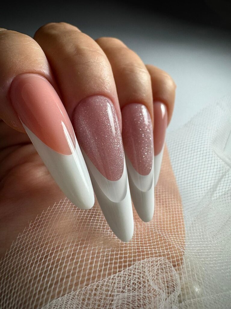 Online körmös tanfolyam tananyag - Szalon mandula