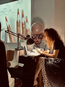 Műkörmös személyes képzés